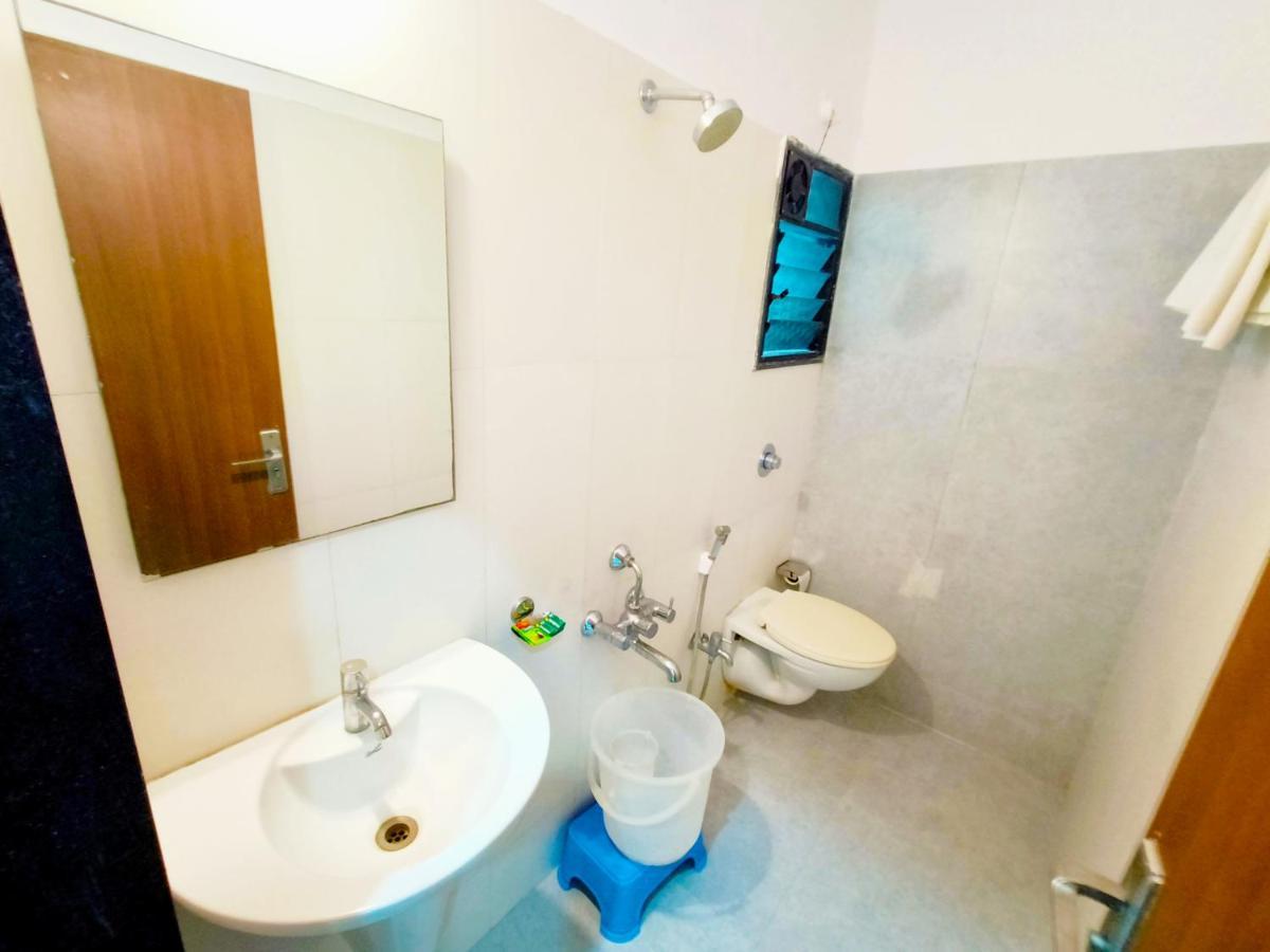 Hotel Sai Srushti By Neem Square Širdi Exteriér fotografie