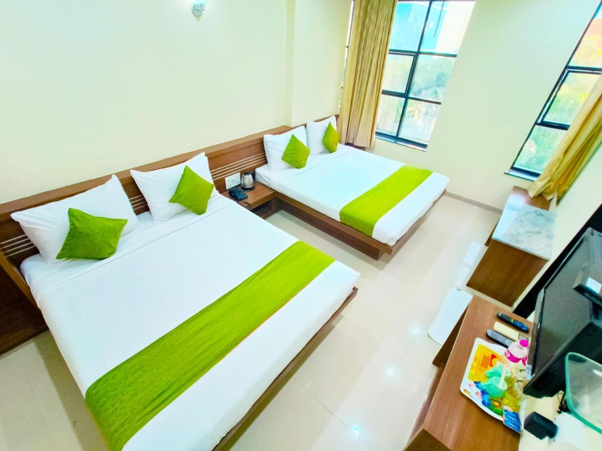 Hotel Sai Srushti By Neem Square Širdi Exteriér fotografie