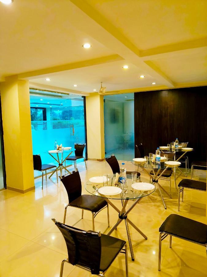 Hotel Sai Srushti By Neem Square Širdi Exteriér fotografie