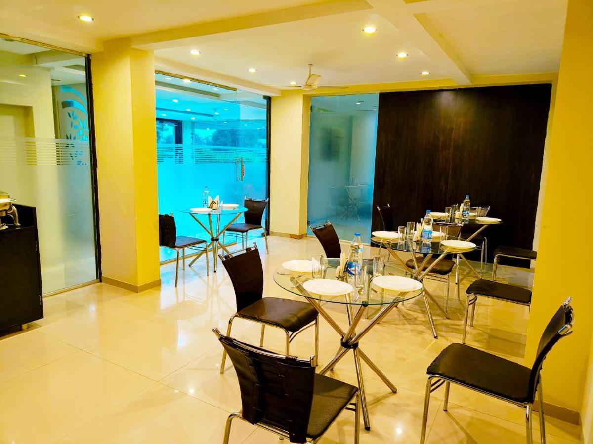 Hotel Sai Srushti By Neem Square Širdi Exteriér fotografie